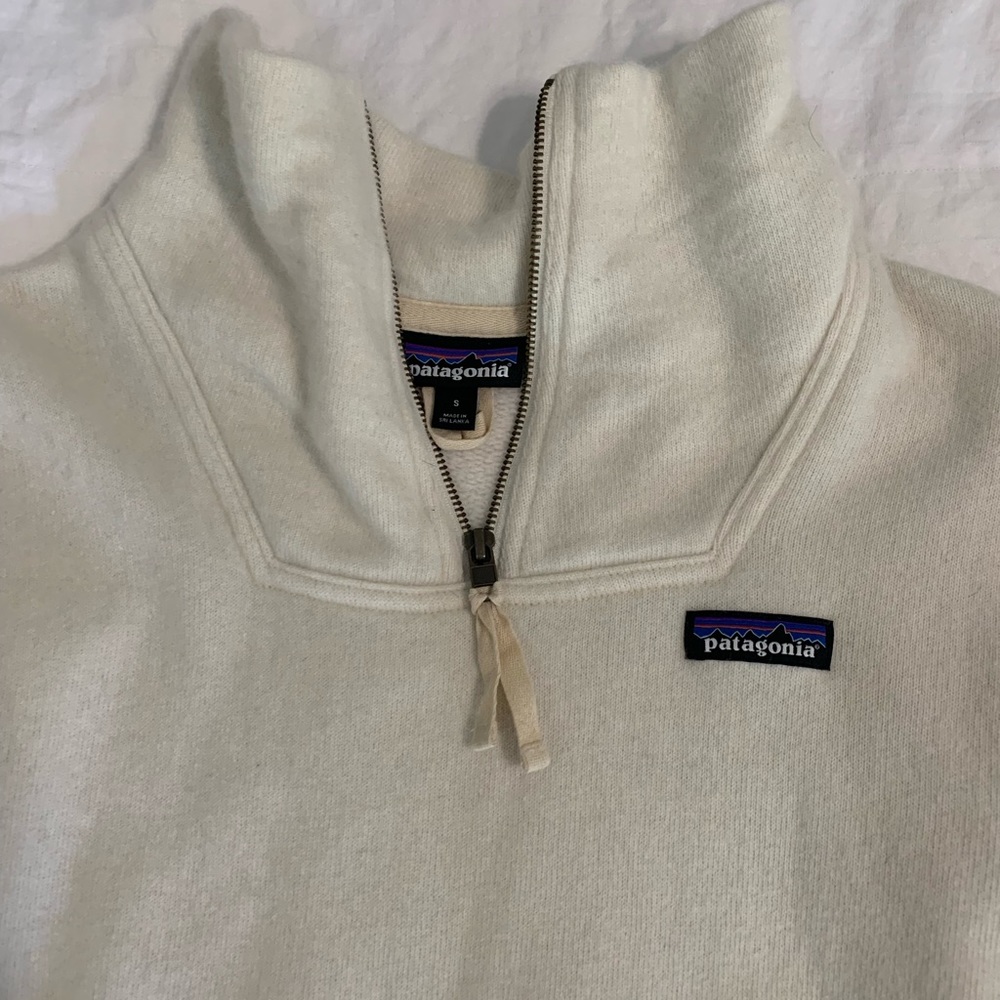 Patagonia mens small cream quarter zip better sweater.